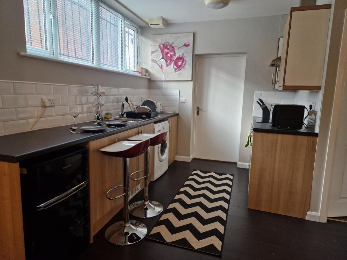 Primos - Stylish 1 Bedroom In Wallsend Apartment *