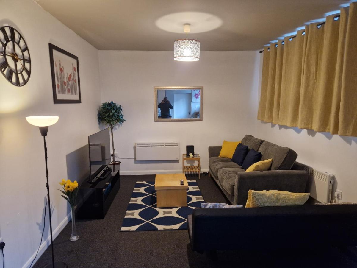 Primos - Stylish 1 Bedroom In Wallsend Apartment *